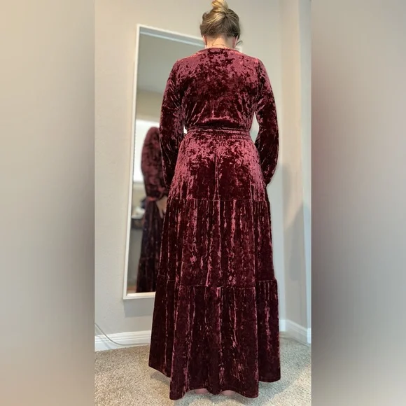 Belle by Kim Gravel Red Ruched Long Sleeve Gown - Picture 11 of 13